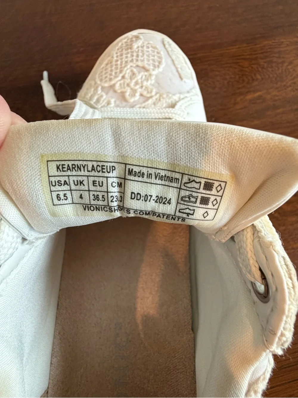 Vionic Kearny Women’s Lace-Up Platform Comfort Sneaker Size 6.5